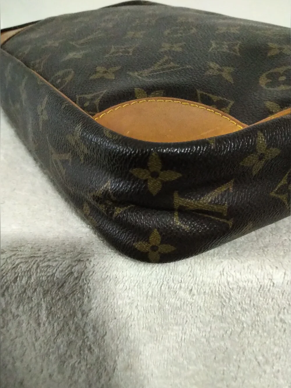 Authentic Louis Vuitton Monogram Compiegne 28 Clutch/ Tolietry Bag